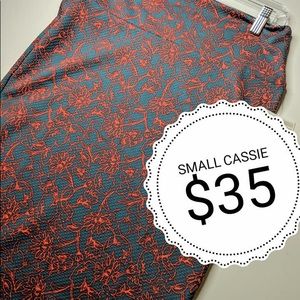 Small Lularoe Cassie